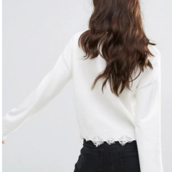 Wild Honey Ivory Distressed V Neck Sweater - NWT - Picture 4 of 5